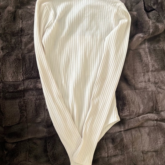 FASHION NOVA Long Sleeve Bodysuit - Picture 3 of 4